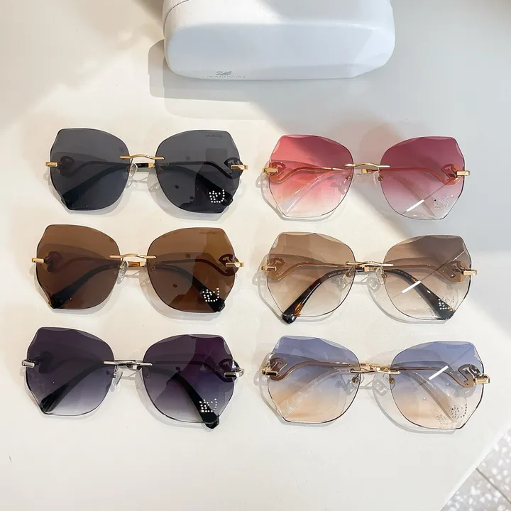 スーパーコピー スワロフスキー サングラス