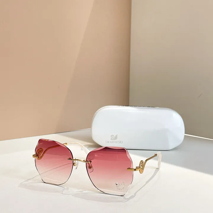 スーパーコピー スワロフスキー サングラス