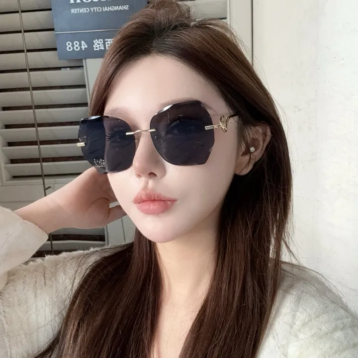 スーパーコピー スワロフスキー サングラス