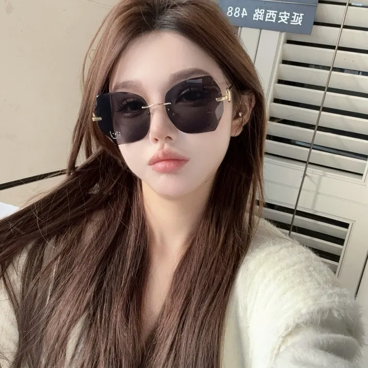 スーパーコピー スワロフスキー サングラス