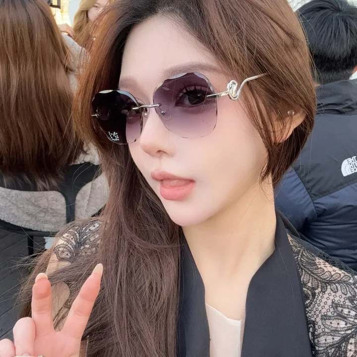 スーパーコピー スワロフスキー サングラス