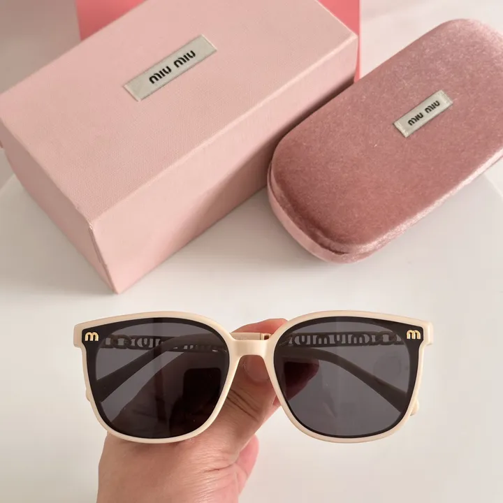 スーパーコピー ミュウミュウ サングラス