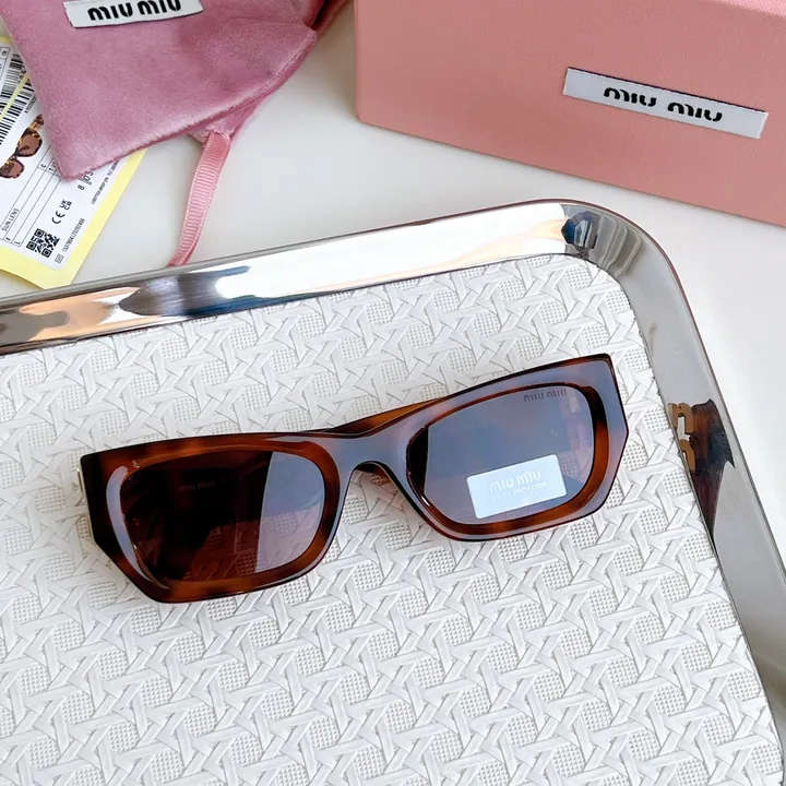 スーパーコピー ミュウミュウ サングラス