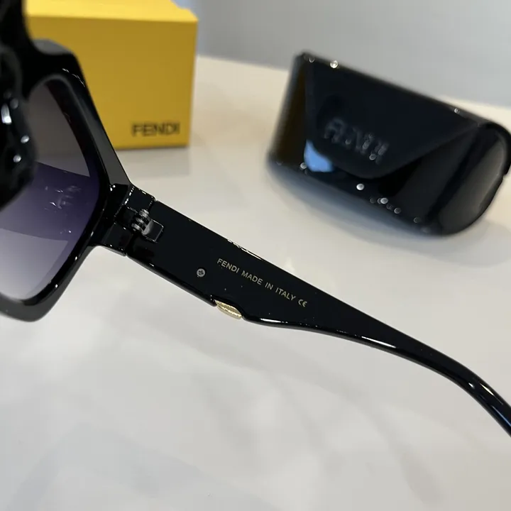 スーパーコピー フェンディ サングラス