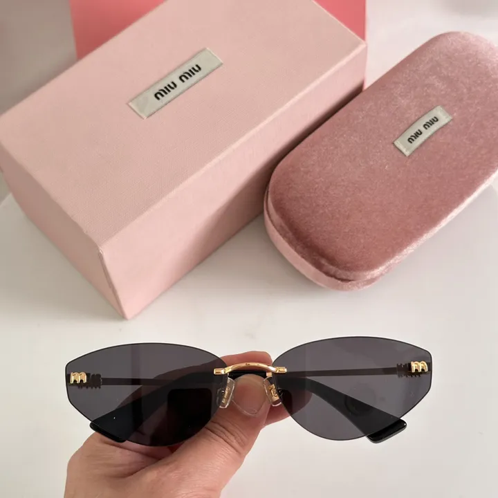 スーパーコピー ミュウミュウ サングラス