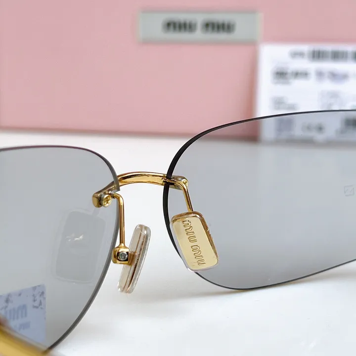 スーパーコピー ミュウミュウ サングラス