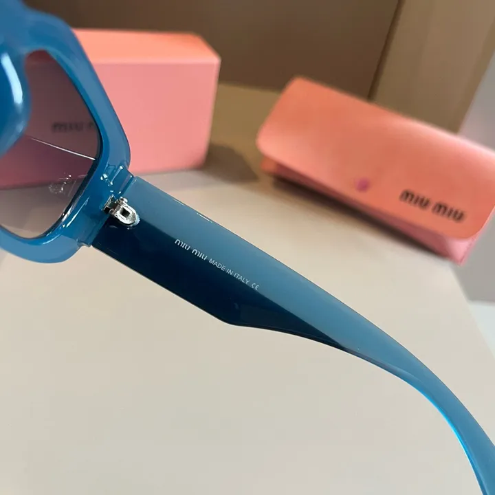 スーパーコピー ミュウミュウ サングラス