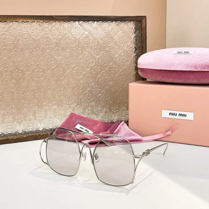 スーパーコピー ミュウミュウ サングラス