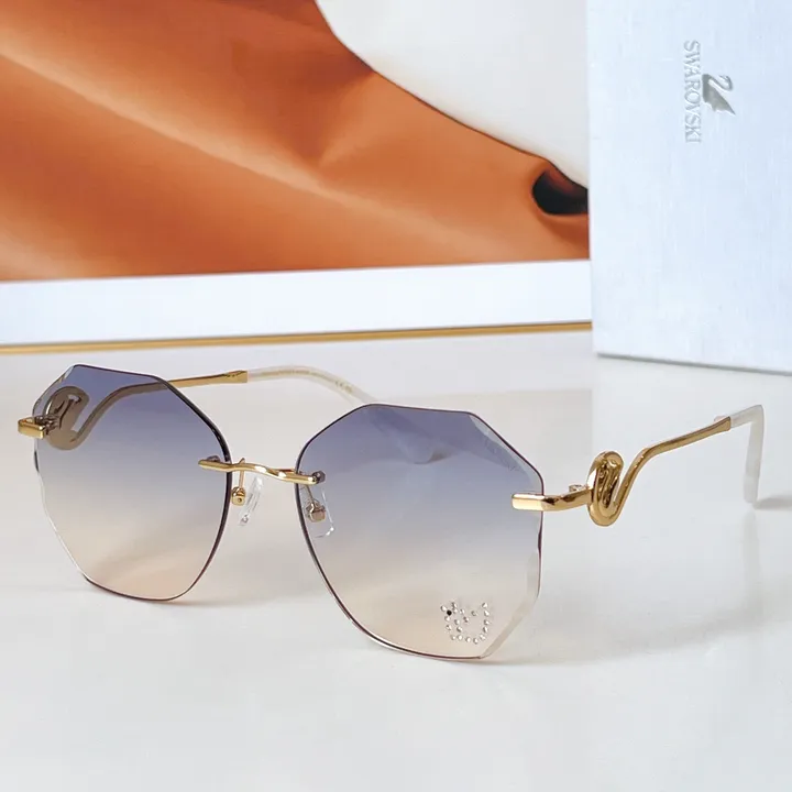 スーパーコピー スワロフスキー サングラス