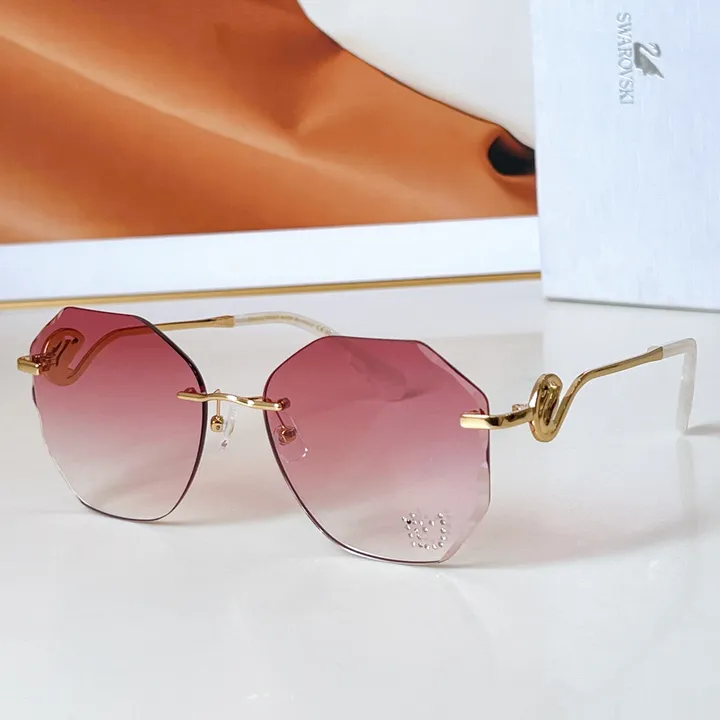 スーパーコピー スワロフスキー サングラス