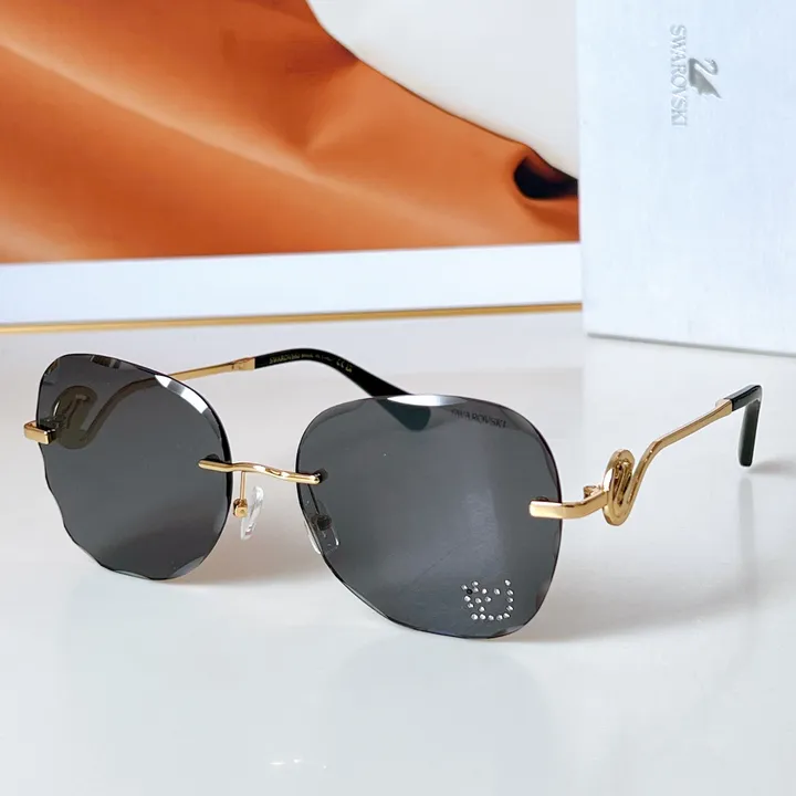 スーパーコピー スワロフスキー サングラス