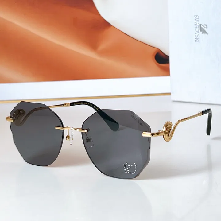 スーパーコピー スワロフスキー サングラス