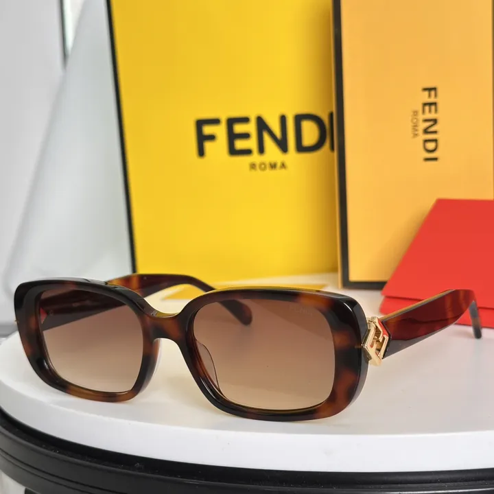 スーパーコピー フェンディ サングラス