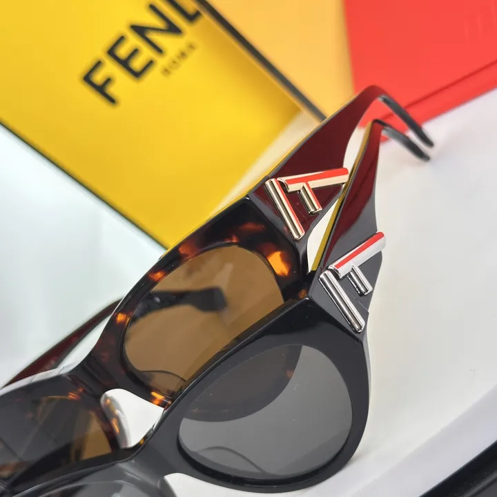 スーパーコピー フェンディ サングラス