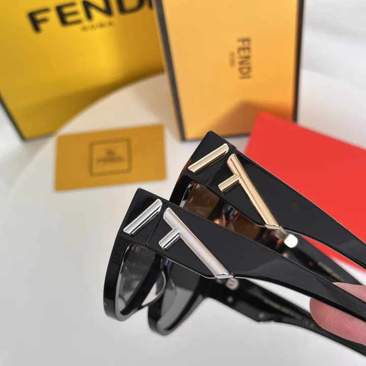 スーパーコピー フェンディ サングラス