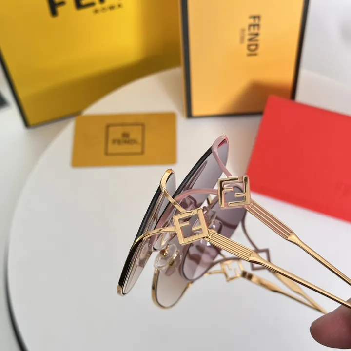 スーパーコピー フェンディ サングラス