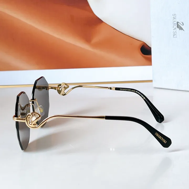 スーパーコピー スワロフスキー サングラス