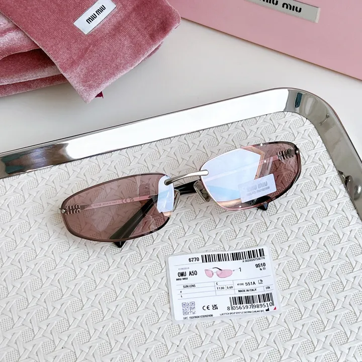 スーパーコピー ミュウミュウ サングラス