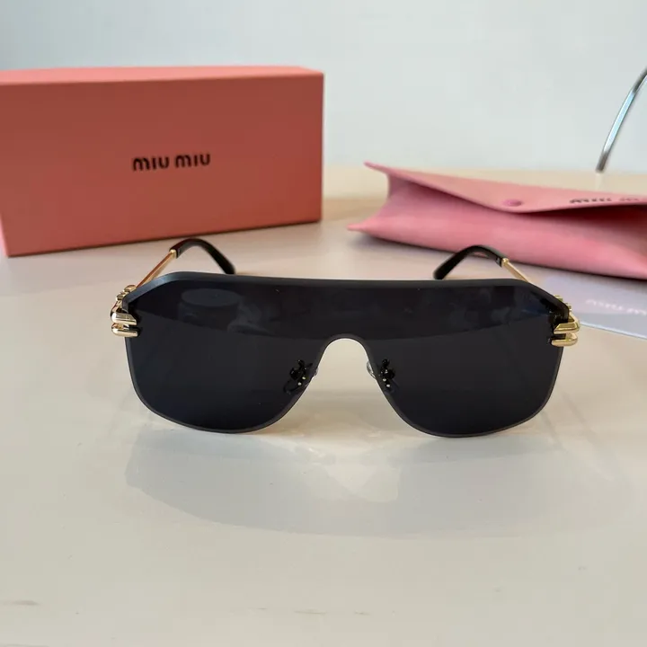 スーパーコピー ミュウミュウ サングラス