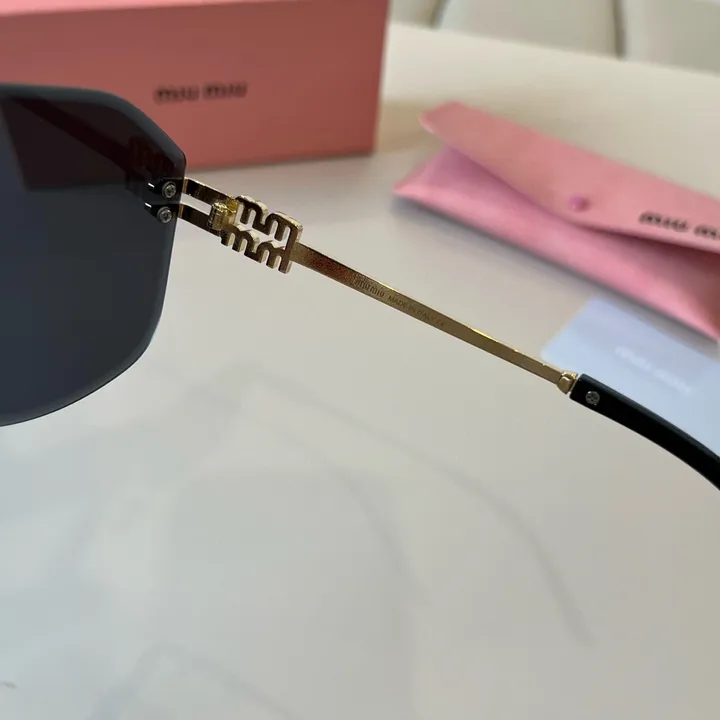 スーパーコピー ミュウミュウ サングラス