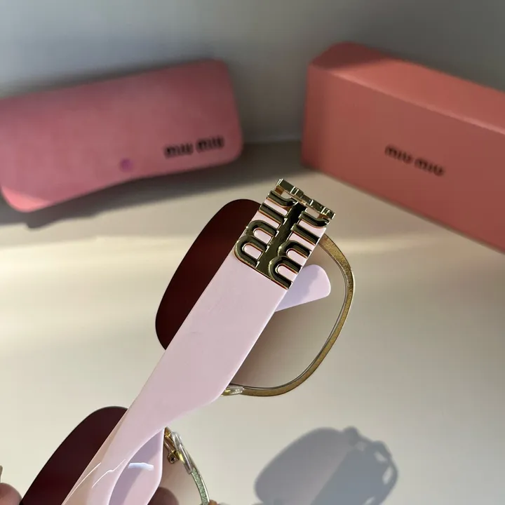 スーパーコピー ミュウミュウ サングラス