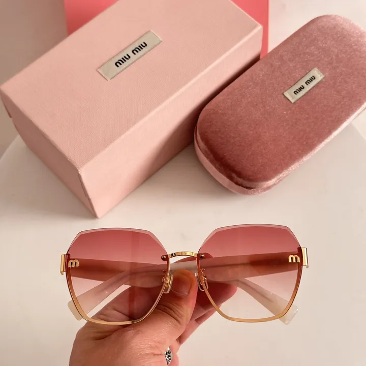 スーパーコピー ミュウミュウ サングラス