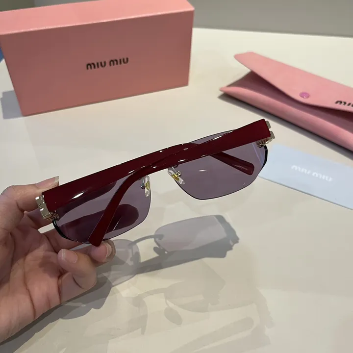 スーパーコピー ミュウミュウ サングラス