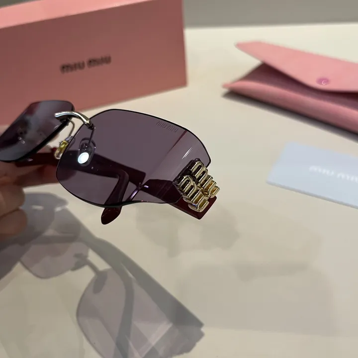 スーパーコピー ミュウミュウ サングラス