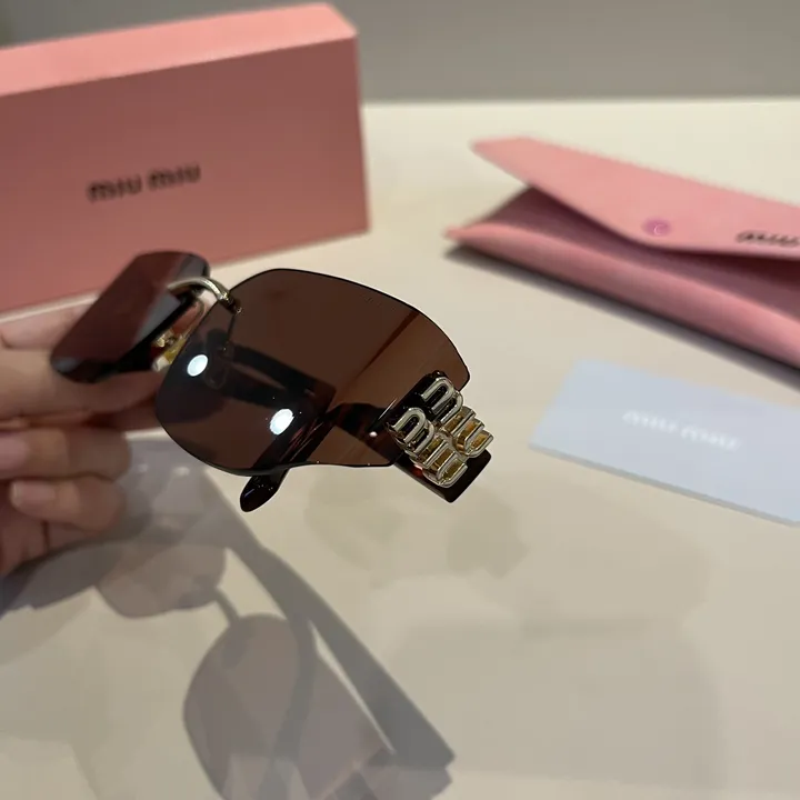 スーパーコピー ミュウミュウ サングラス