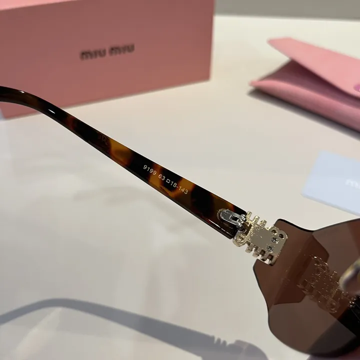 スーパーコピー ミュウミュウ サングラス