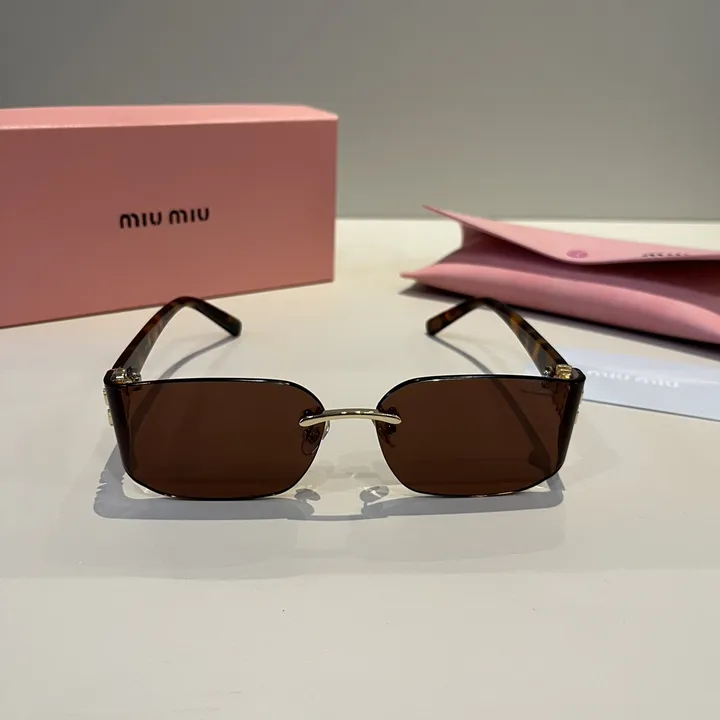 スーパーコピー ミュウミュウ サングラス