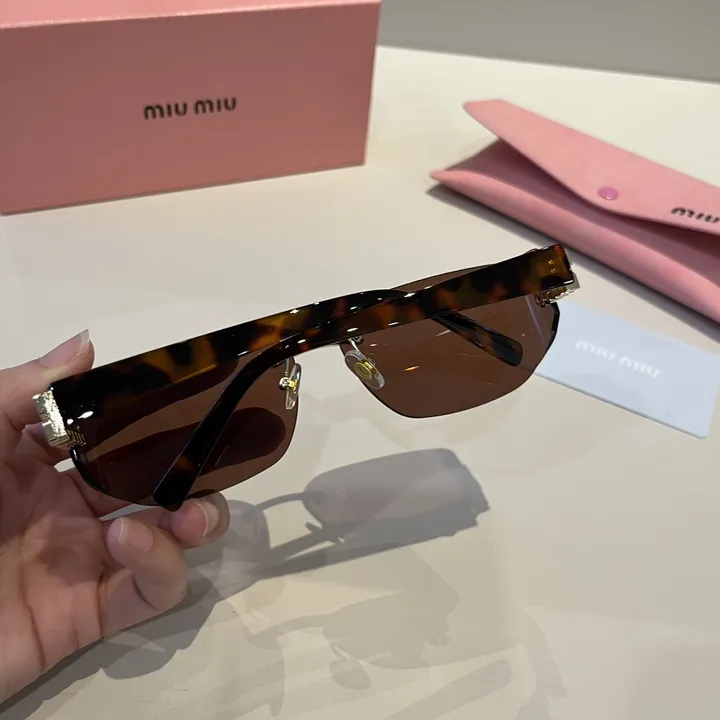 スーパーコピー ミュウミュウ サングラス