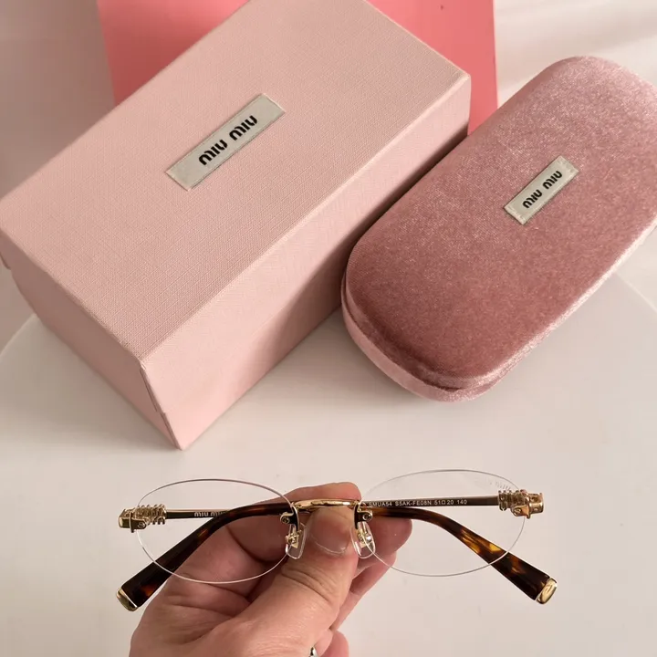 スーパーコピー ミュウミュウ サングラス