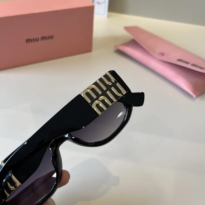 スーパーコピー ミュウミュウ サングラス