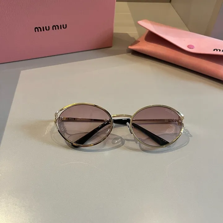スーパーコピー ミュウミュウ サングラス