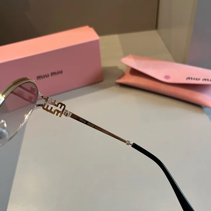 スーパーコピー ミュウミュウ サングラス