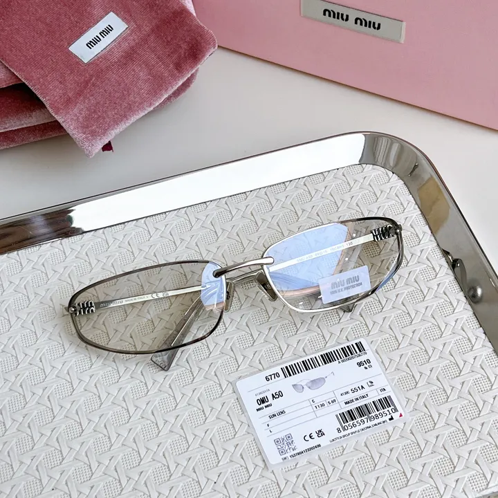 スーパーコピー ミュウミュウ サングラス