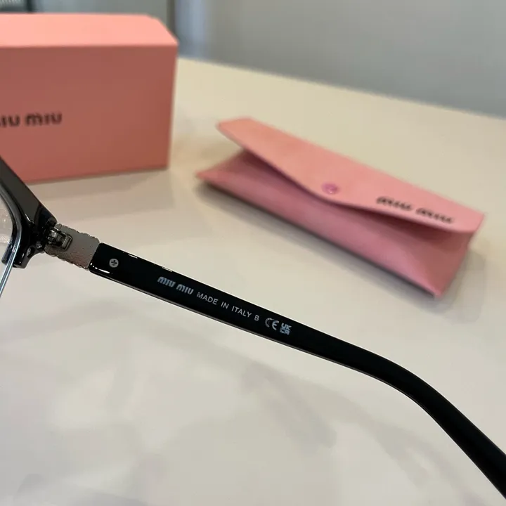 スーパーコピー ミュウミュウ サングラス