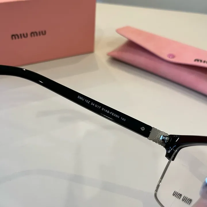 スーパーコピー ミュウミュウ サングラス