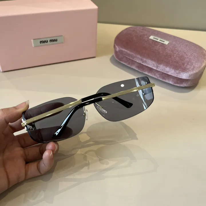 スーパーコピー ミュウミュウ サングラス