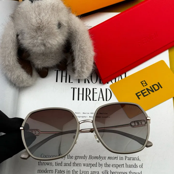 スーパーコピー フェンディ サングラス