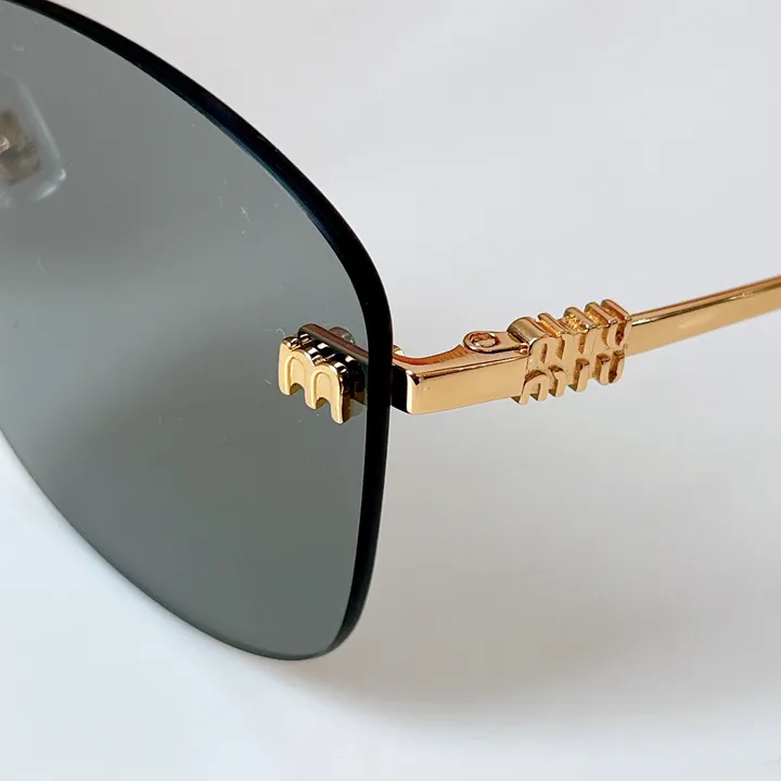 スーパーコピー ミュウミュウ サングラス