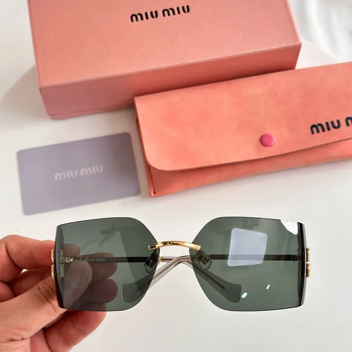 スーパーコピー ミュウミュウ サングラス