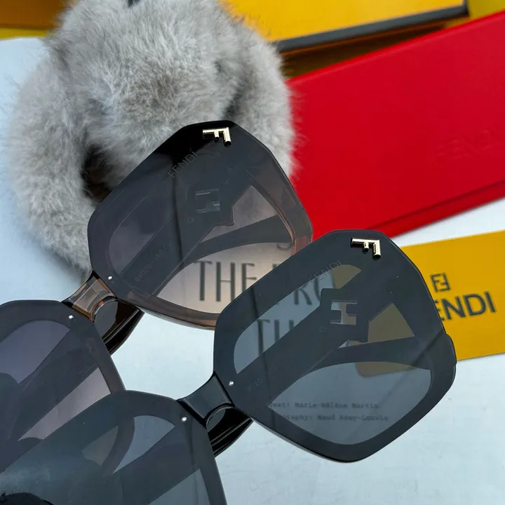 スーパーコピー フェンディ サングラス
