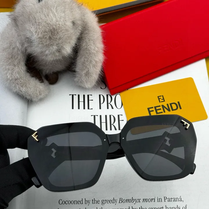 スーパーコピー フェンディ サングラス