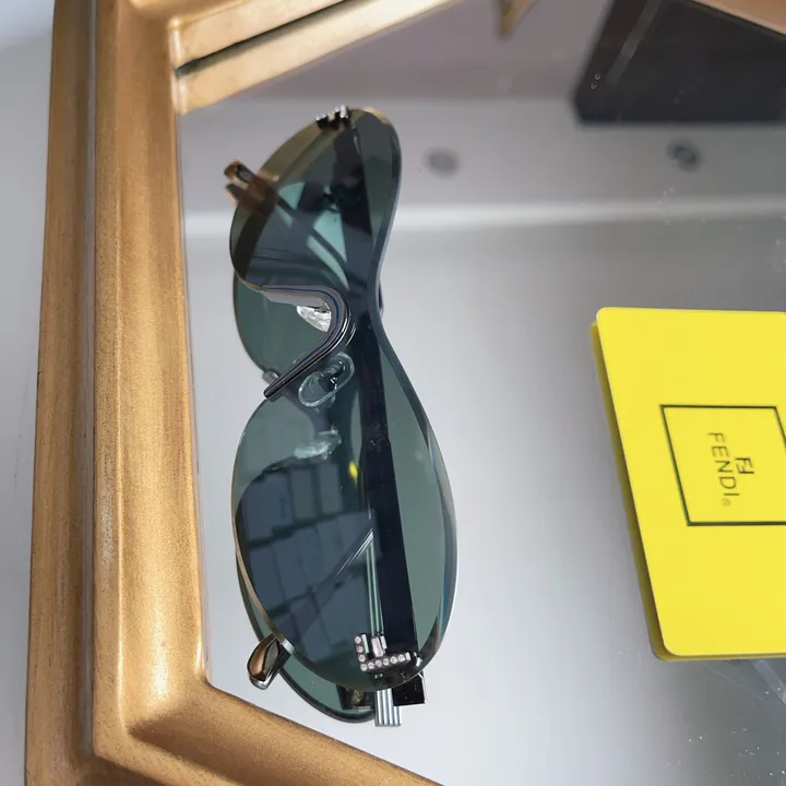 スーパーコピー ヴェルサーチ サングラス