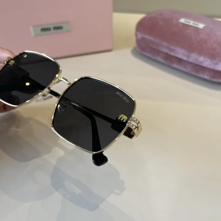 スーパーコピー ミュウミュウ サングラス