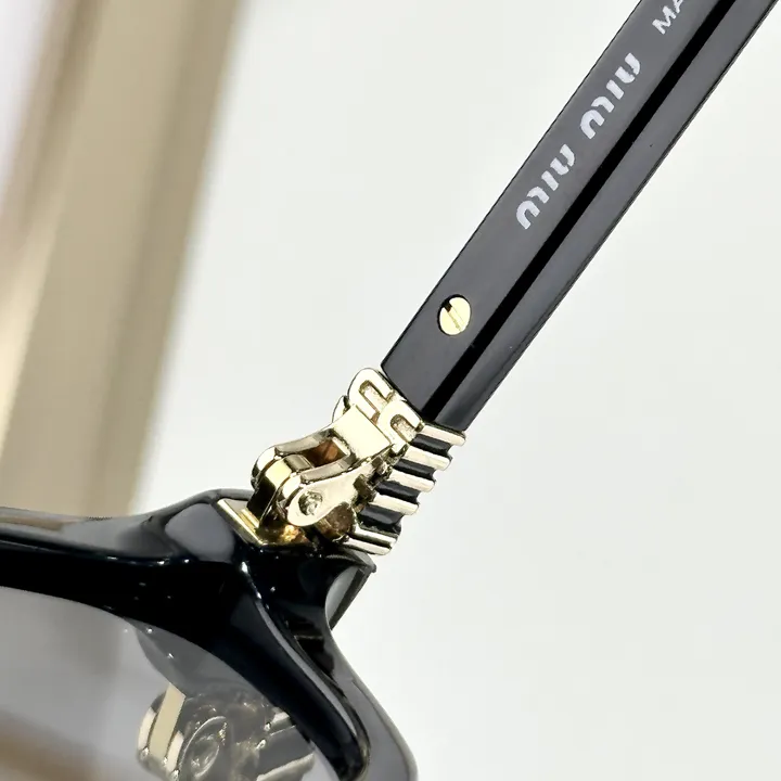 スーパーコピー ミュウミュウ サングラス