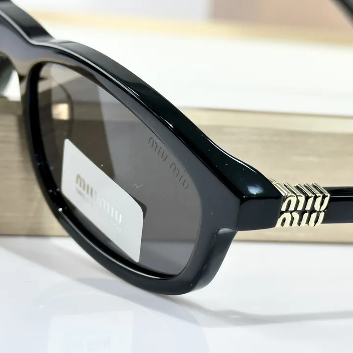 スーパーコピー ミュウミュウ サングラス