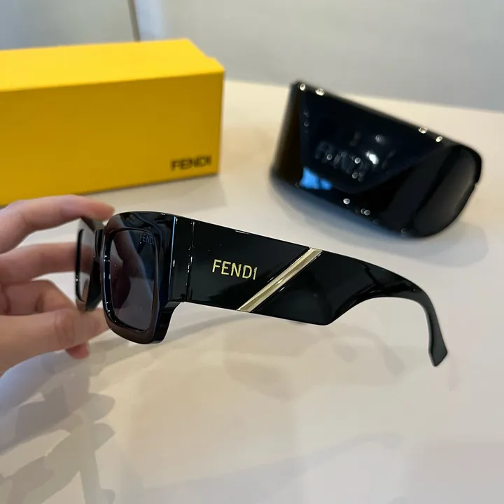 スーパーコピー ヴェルサーチ サングラス